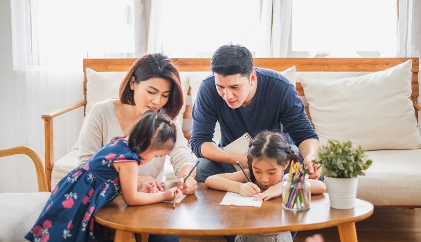 Young-family-with-kids-coloring